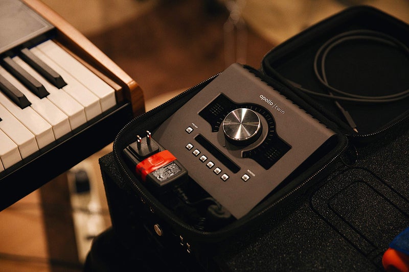 basal بازل بلانك 300 لأبولو توين، واجهات الصوت والإكسسوارات المهمة - Image 1